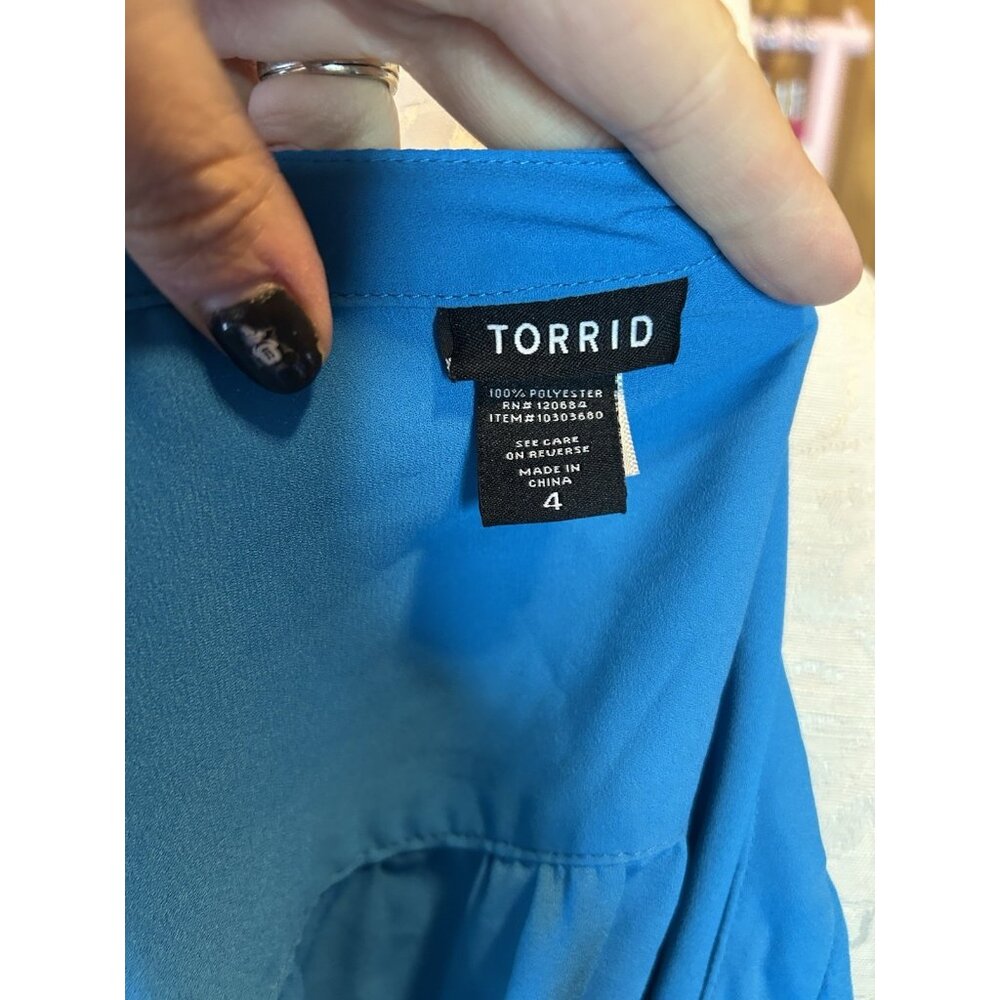 Torrid Plus Size 4 (4x) Roll Tab 3/4 Sleeve V-Nec… - image 6